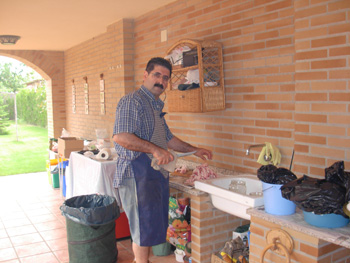 El padre de la criatura liado con la carne. Muchas gracias.