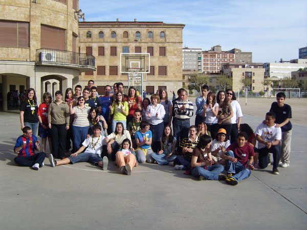 Foto de familia con todos los asistentes al encuentro