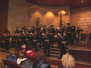 Foto de la Banda tocando en la Iglesia