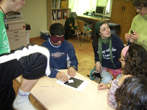 Alumnos en una prueba de Ginkana