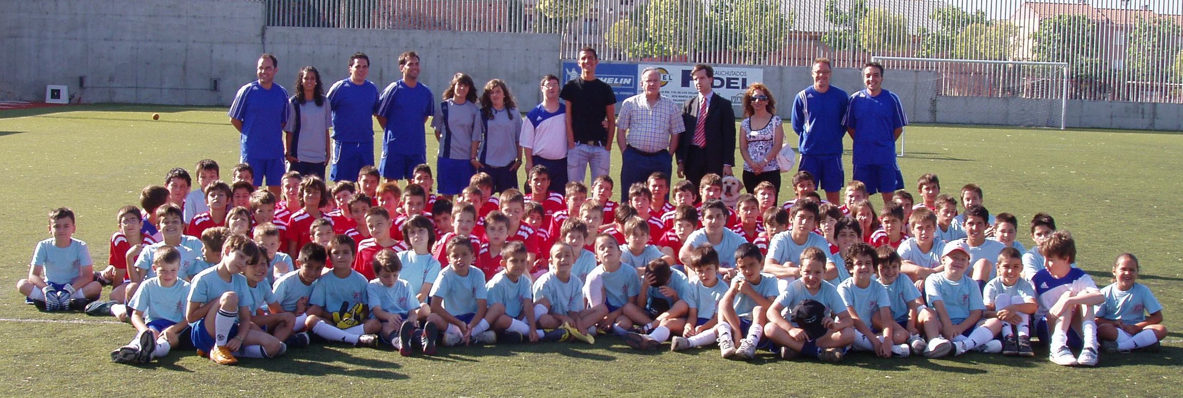 Alejandro en su visita al Campus Vicente del Bosque acompañado de Paraiso, Sánchez-Guijo y los alumnos y monitores del Campus 2008