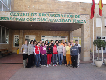 Foto de grupo de los alumnos del curso a la puerta del CRMF donde se imparte.