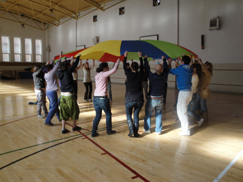 Momento del inicio de la clase sobre juegos adaptados.