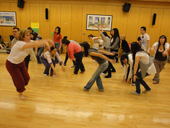 Momento alto de la parte de movimiento y danza.