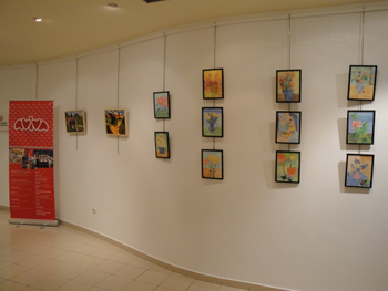 Foto panorámica de una parte de la exposición.