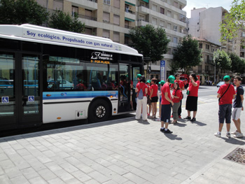 Con el tiempo justo volvimos a la plaza, donde habíamos quedado con los padres.