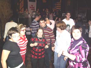 Todos amigos y que siga la fiesta.