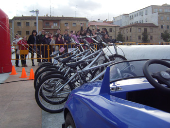 Foto de grupo antes de entrar en el recinto.