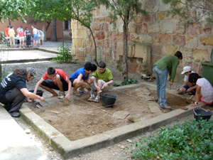 En el museo de Salamanca en el taller "Arqueólogo por un día" del programa de arte de la Junta de Castilla y León.