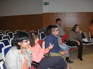Participantes de la parte central del circulo de participantes.