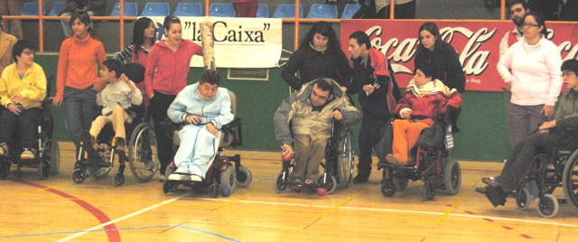 Deportistas practicando boccia