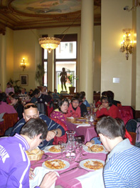 Momento de la comida en el Círculo de Bellas Artes.