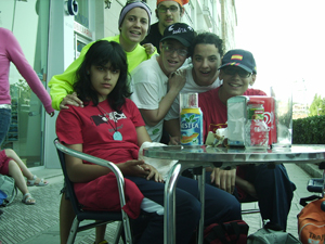 Un refresco para reponer fuerzas después de la conquista a la isla.