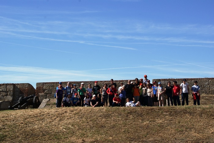 AVIVA_ Grupo visitando la muralla de Ciudad Rodrigo.