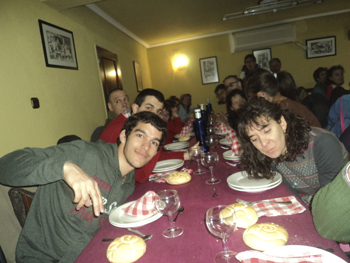 Esperando la comida en la Barbacóa La Amistad.