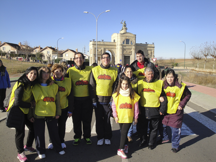 Grupo de jóvenes y monitores de AVIVA.