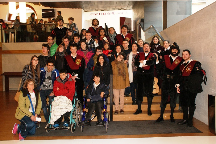 AVIVA y la Universitaria de Salamanca en el teatro juan de la Enzina