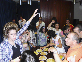 Los coaches no dejaron de animar durante toda la fiesta.