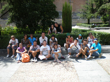 Conociendo la ciudad, el grupo en la plaza de Anaya.