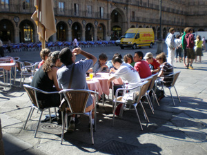 Desayunando en el Novelty.