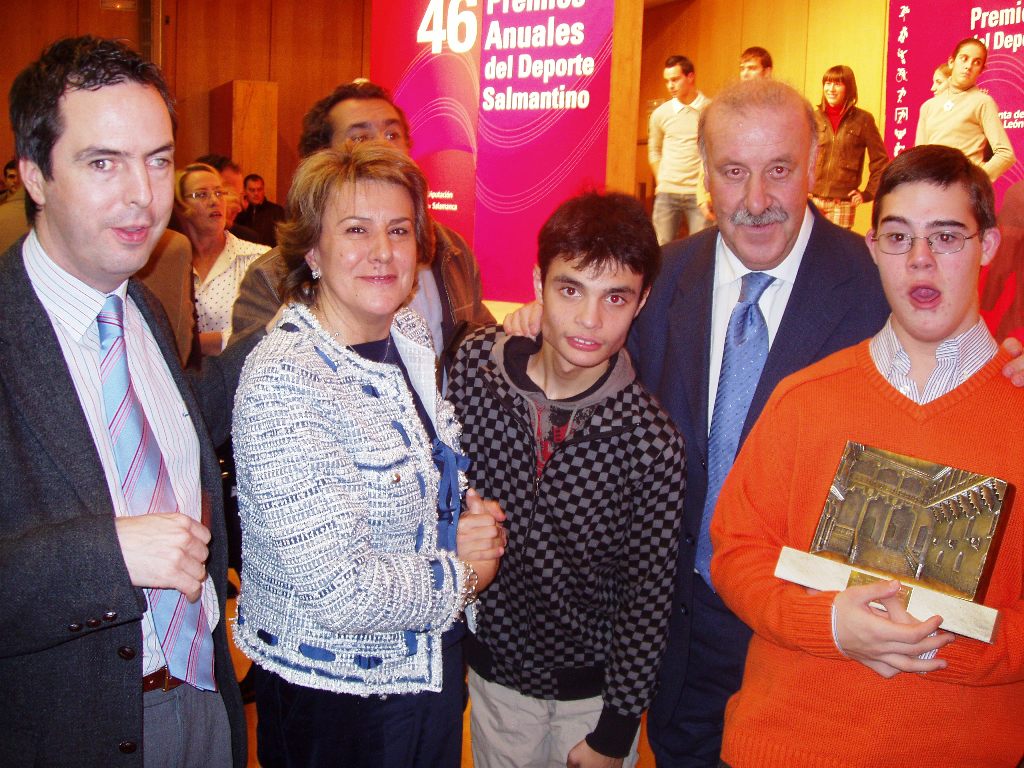 Enrique, Marivi, Alvaro, Vicente del Bosque y Jose Ramon muestran su satisfaccion tras la gala del deporte provincial