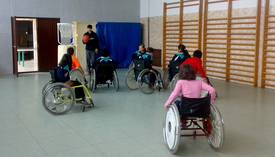 Baloncesto en silla de ruedas Colegio las Siervas