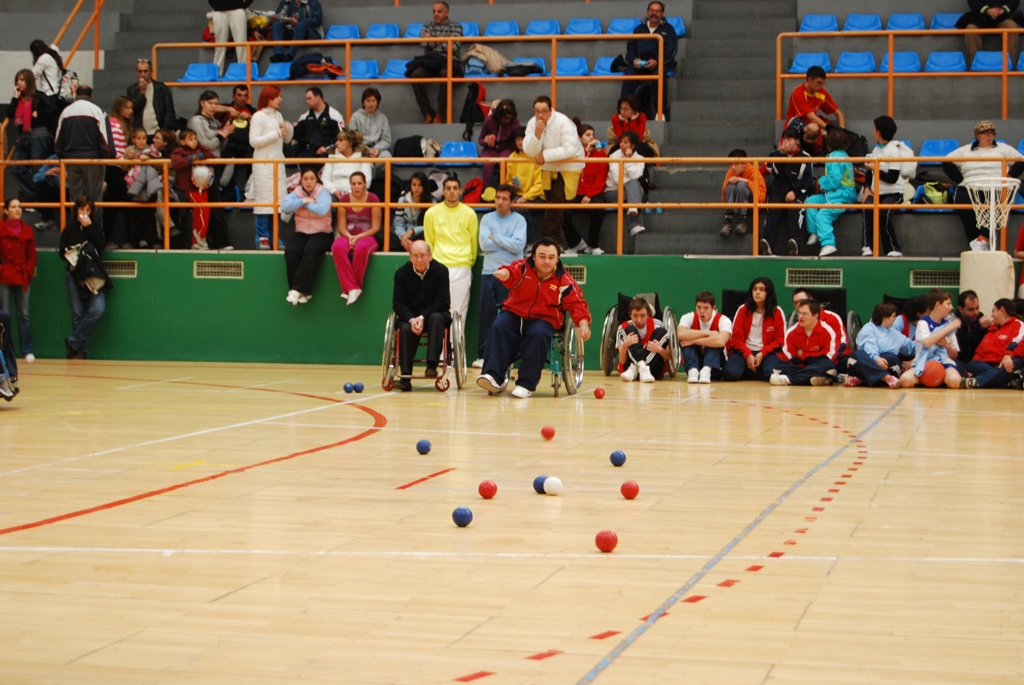 Manolo Martin jugando a la boccia