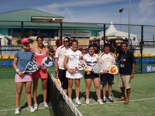 Deportistas en el torneo nacional de padel de menores en Valladolid