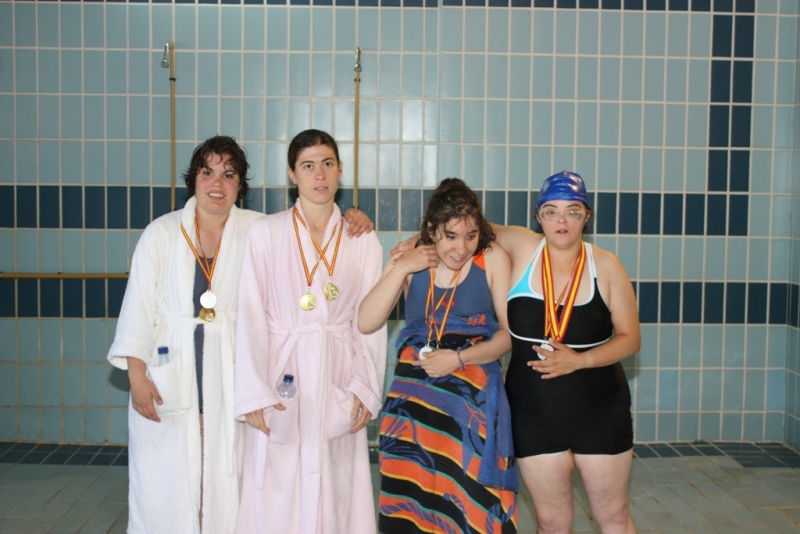 Participantes con sus medallas