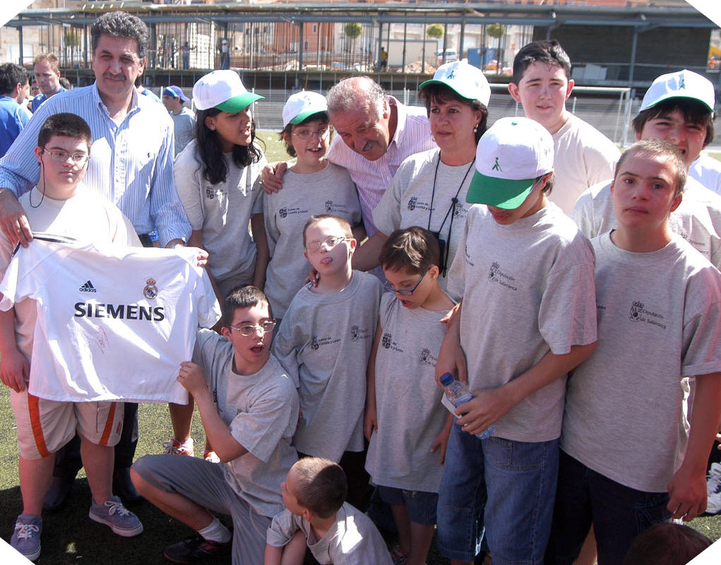 Remón, Del Bosque, alumnos y monitores en el Campus Vicente del Bosque