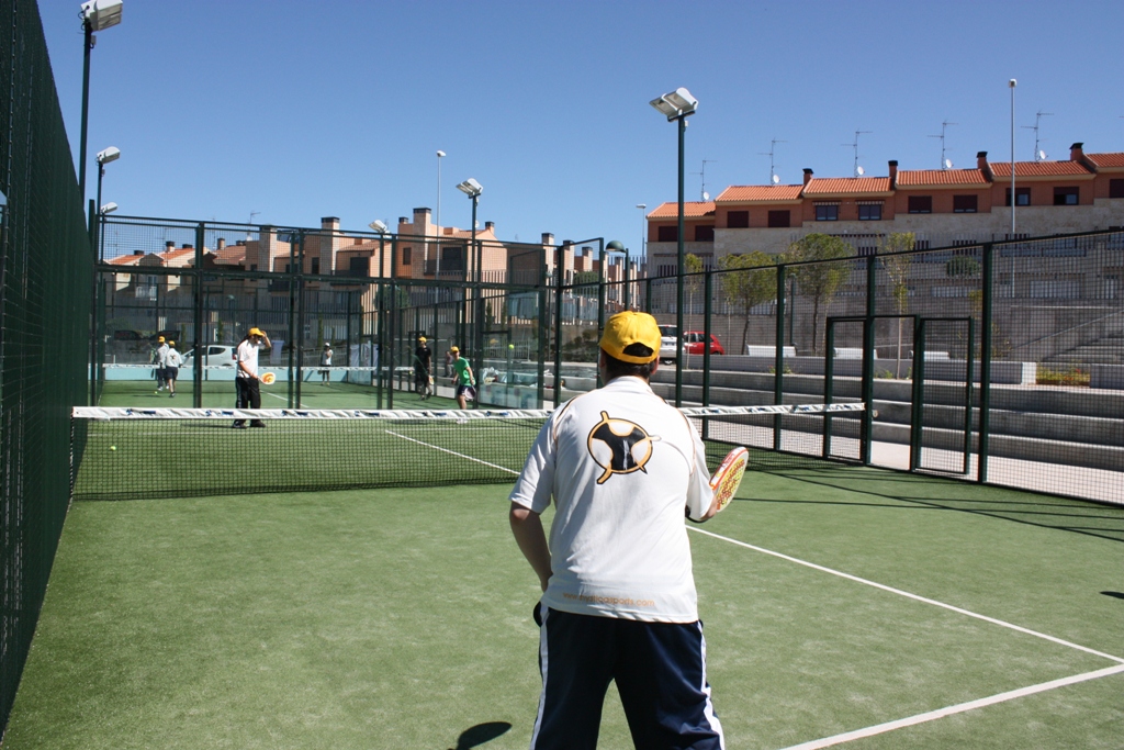 Deportistas de Aviva en el torneo de padel 