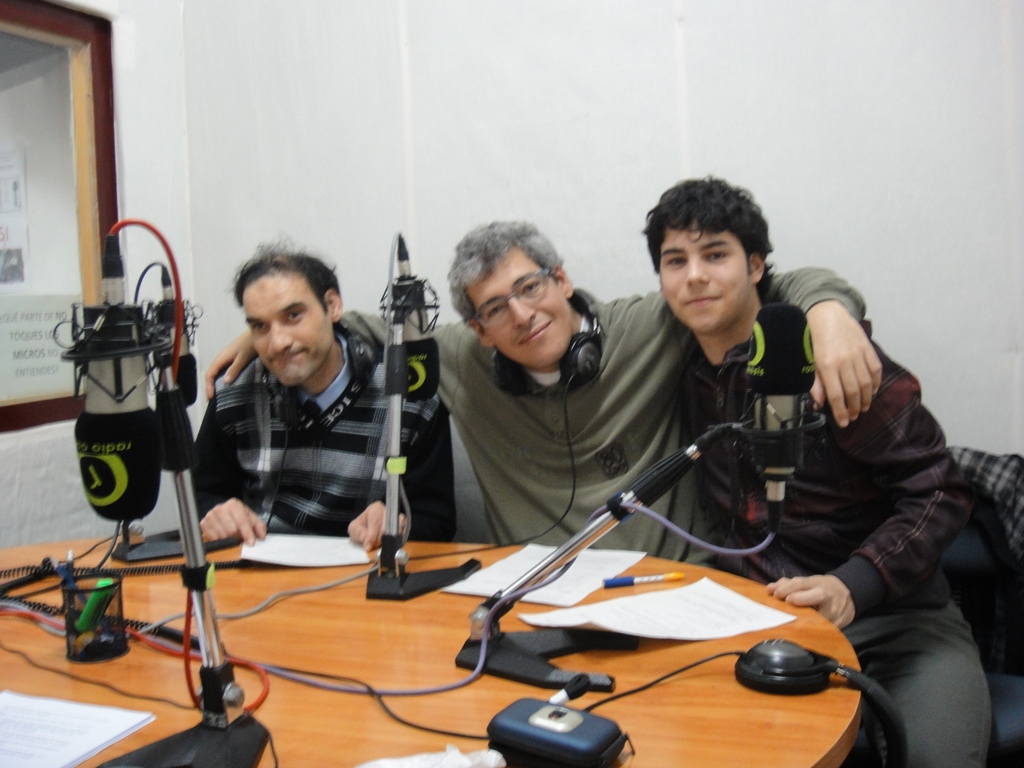 Aureliano, Juan y José Luis conductores de la entrevista al director técnico de Aviva