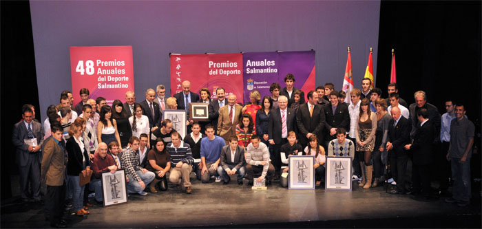 Foto de familia de todos los premiados en la 48 Gala del Deporte.