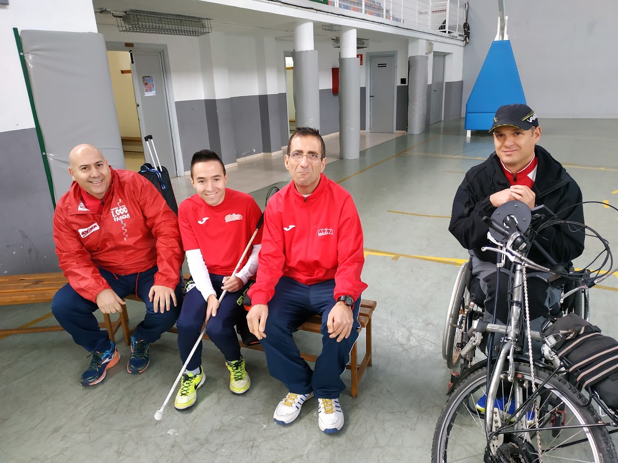 AVIVA enseñando el deporte paralímpico en los celgios de Salamanca