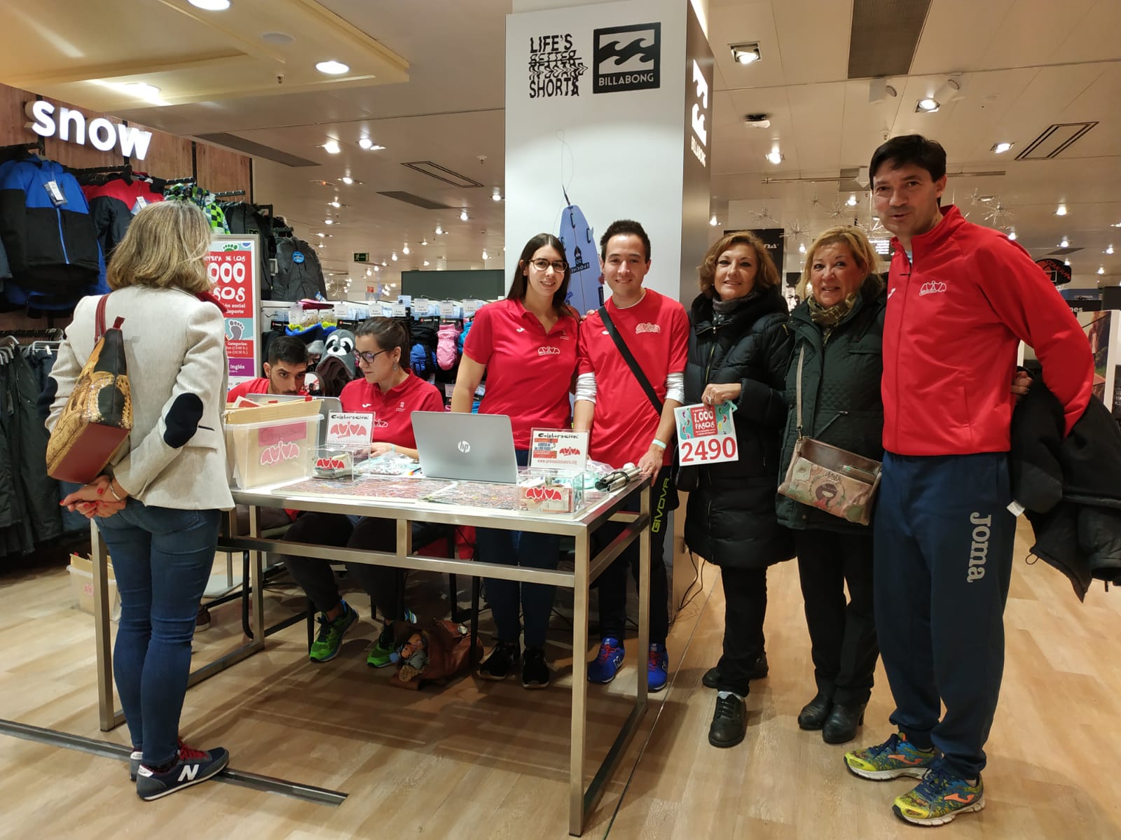 Recogida de dorsales para la Carrera de los 1000 pasos