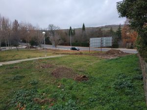 Imagen de la zona de biosaludables con vistas al parque y donde se situarán los toboganes naturales.