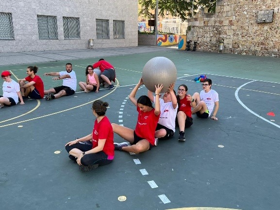 Deporte en centros educativos actividades extraescolares y apoyo en educación física.